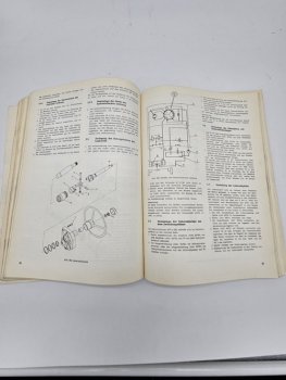 Preview: Werkstatthandbuch Ersatzteilkatalog Zetor 8211 8245 9211 9245 10211 10245 11211 11245 12211 12245 14245 16245