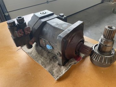 Fahrmotor Rexroth A6VM80DA2 63W VAB0100HB GEBRAUCHT 1000098769